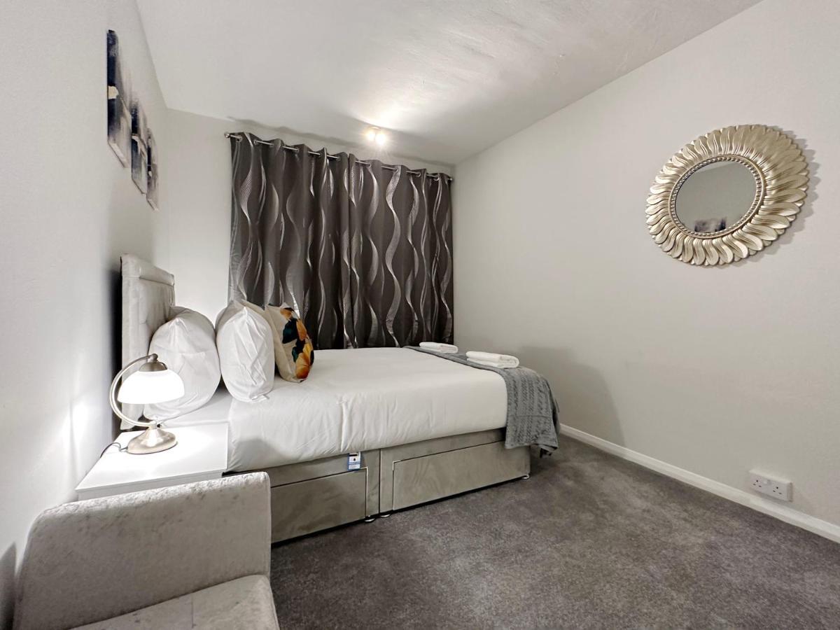 Zoey Place Near Thames River - 2 Double Beds, 1 Single Bed, Spacious, Ideal For Families Londres Exterior foto